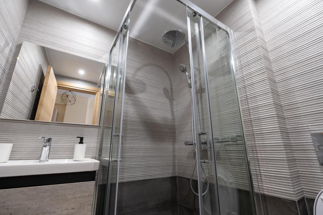 Ag. Ioannis Metro Station 1 Bed 2 Pers Athens